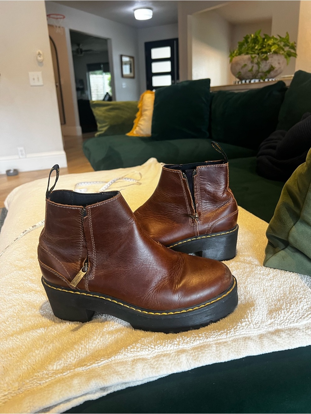 Dr Marten Chelsea platform Ankle Boots - Women's